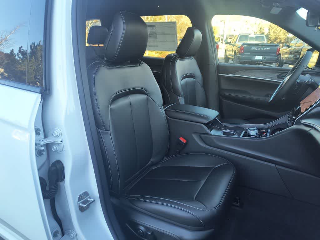 Thumbnail: 2025 Jeep Grand Cherokee L - 26