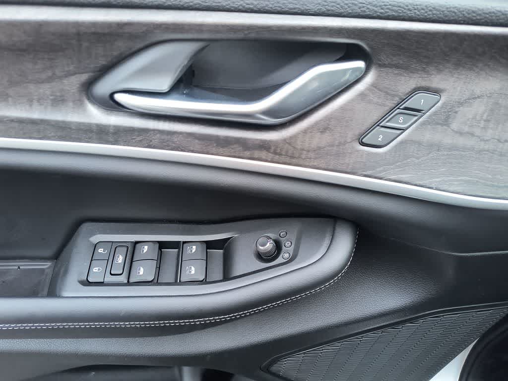 Thumbnail: 2025 Jeep Grand Cherokee - 13