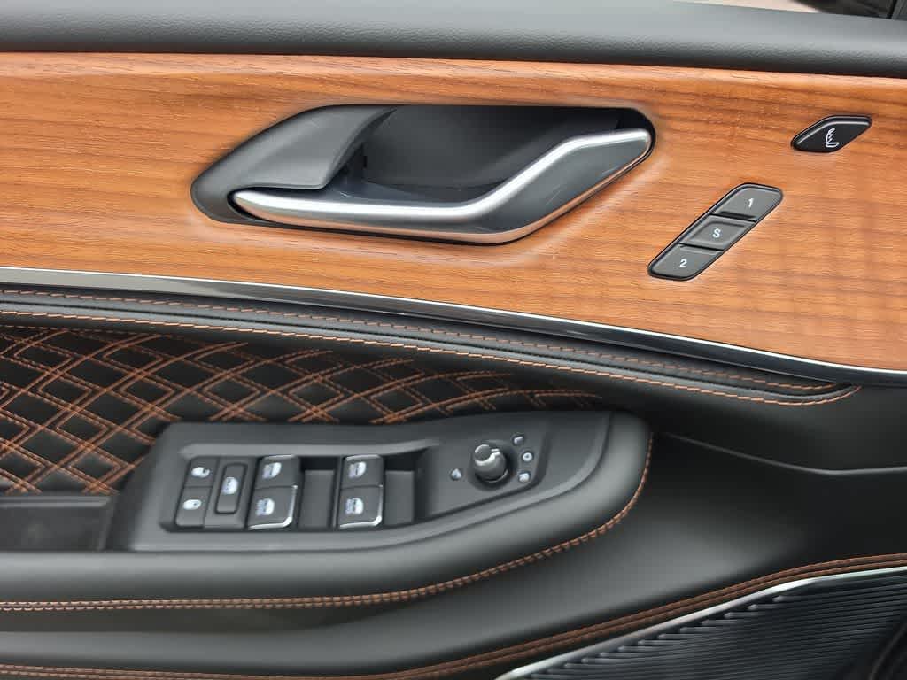 Thumbnail: 2026 Jeep Grand Cherokee - 13