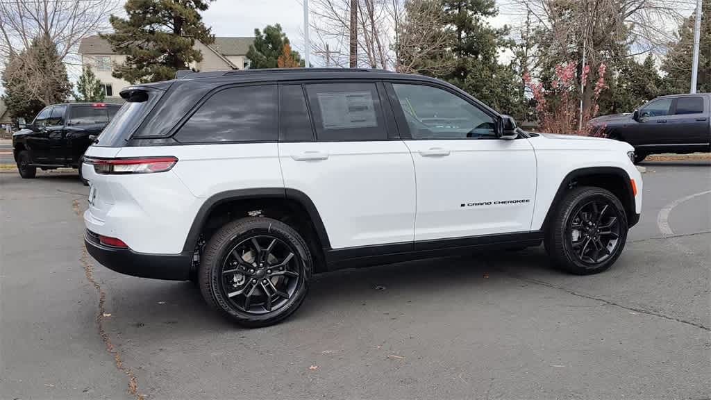 Thumbnail: 2025 Jeep Grand Cherokee - 9