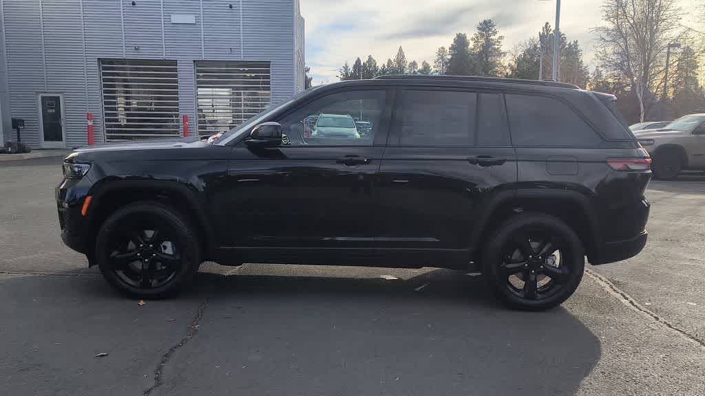 Thumbnail: 2025 Jeep Grand Cherokee - 5