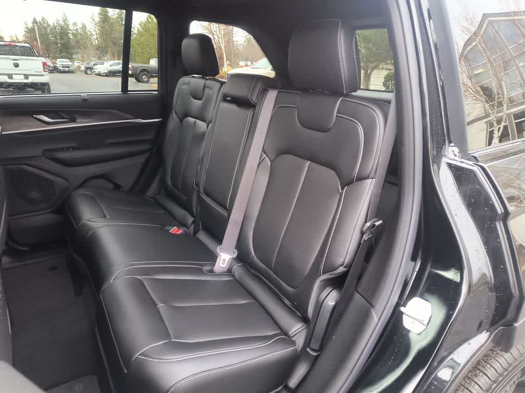 Thumbnail: 2025 Jeep Grand Cherokee - 23