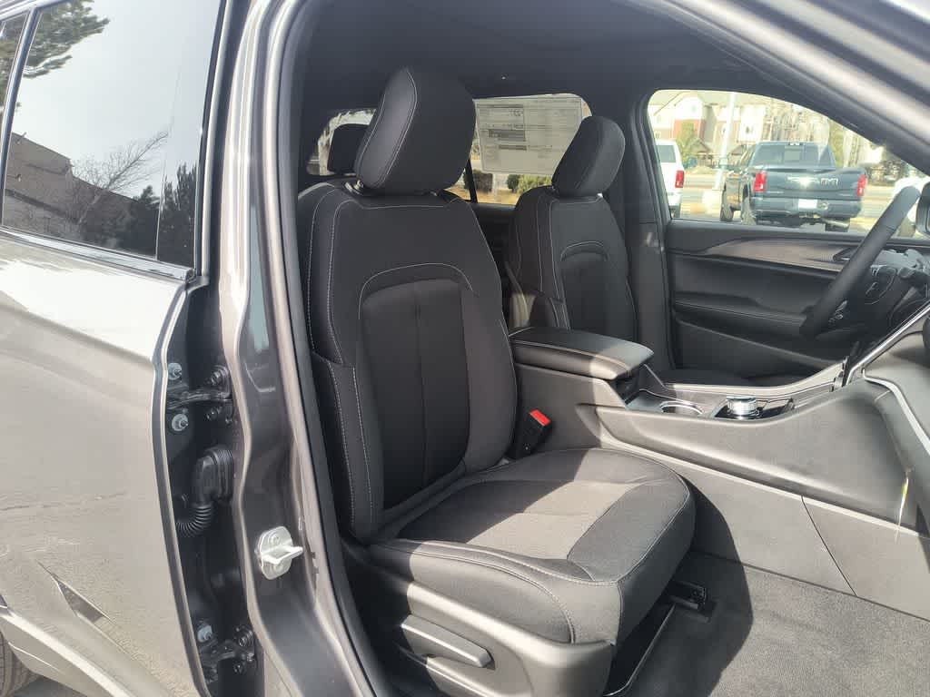 Thumbnail: 2026 Jeep Grand Cherokee - 24