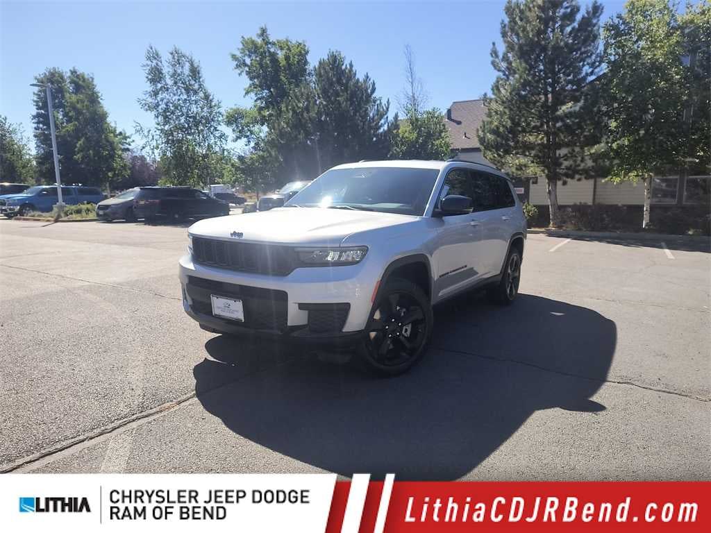 New 2025 Jeep Grand Cherokee L ALTITUDE 4X4 Sport Utility