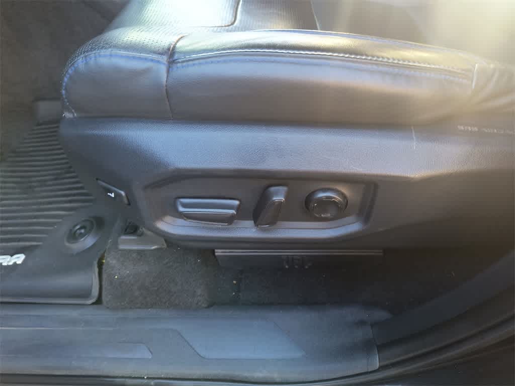 Thumbnail: 2022 Toyota Tundra - 12