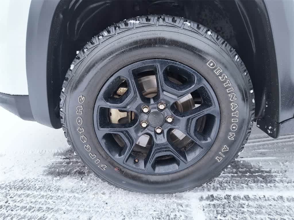 Thumbnail: 2022 Jeep Cherokee - 10