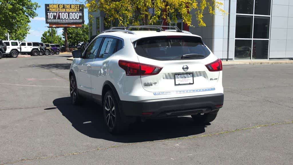 Thumbnail: 2017 Nissan Rogue Sport - 7