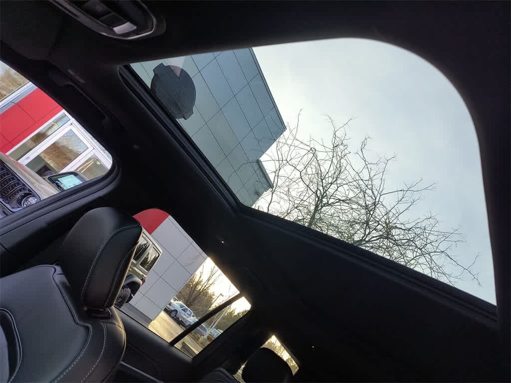 Thumbnail: 2025 Jeep Grand Cherokee L - 22