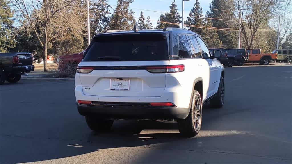 Thumbnail: 2025 Jeep Grand Cherokee - 8