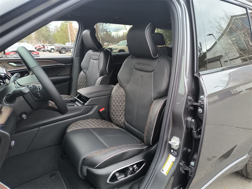 Thumbnail: 2025 Jeep Grand Cherokee L - 11