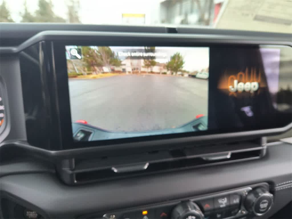 Thumbnail: 2026 Jeep Gladiator - 17