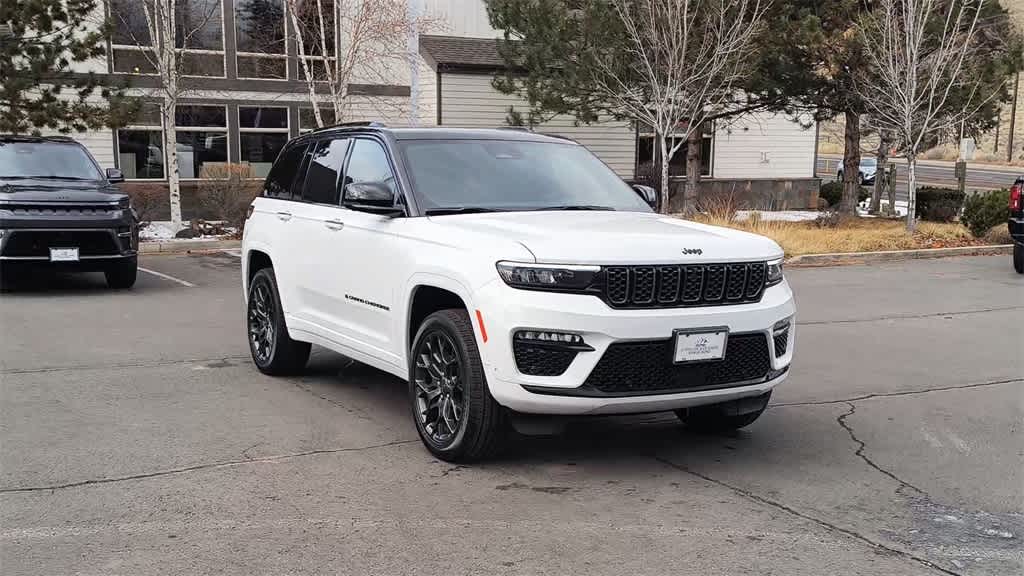 Thumbnail: 2025 Jeep Grand Cherokee - 3