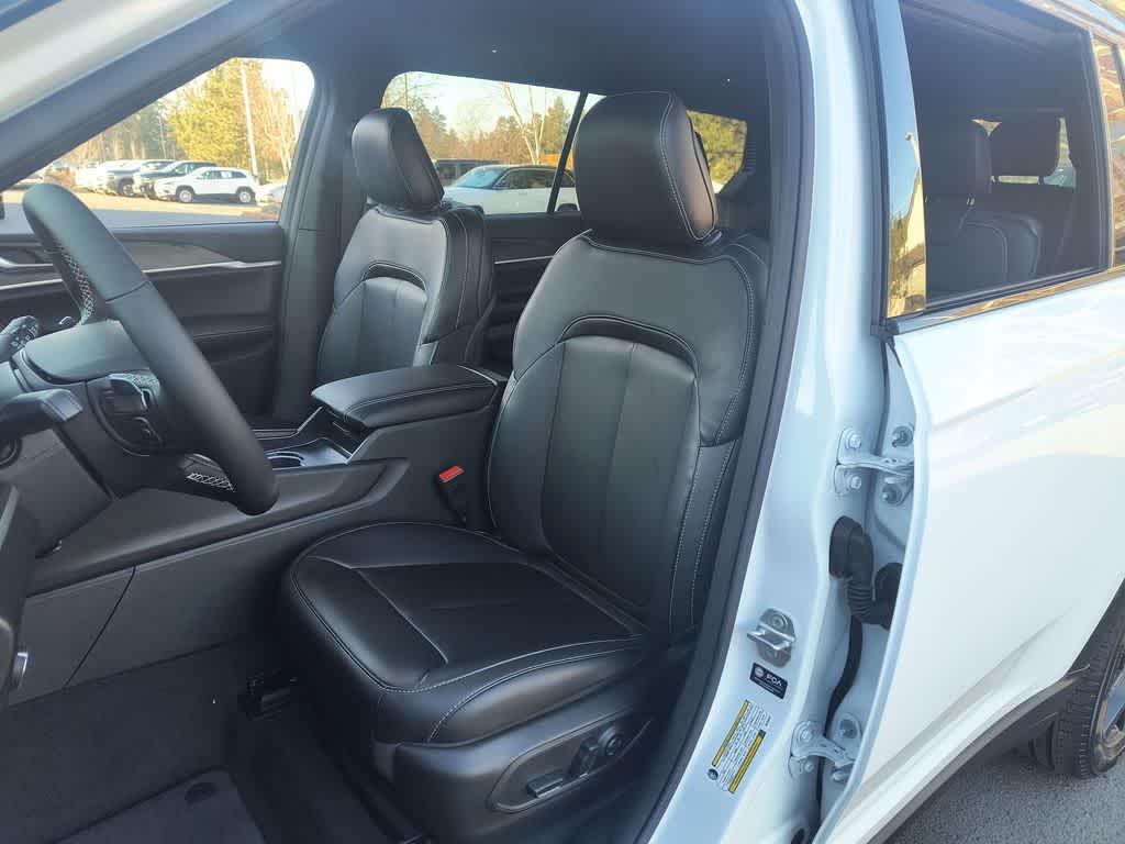 Thumbnail: 2025 Jeep Grand Cherokee L - 11