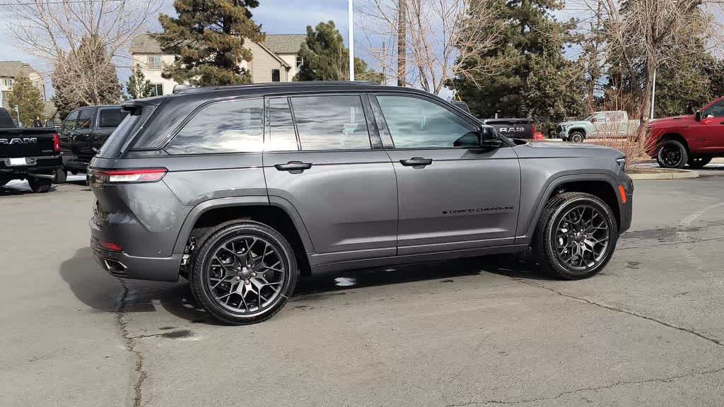 Thumbnail: 2025 Jeep Grand Cherokee - 9