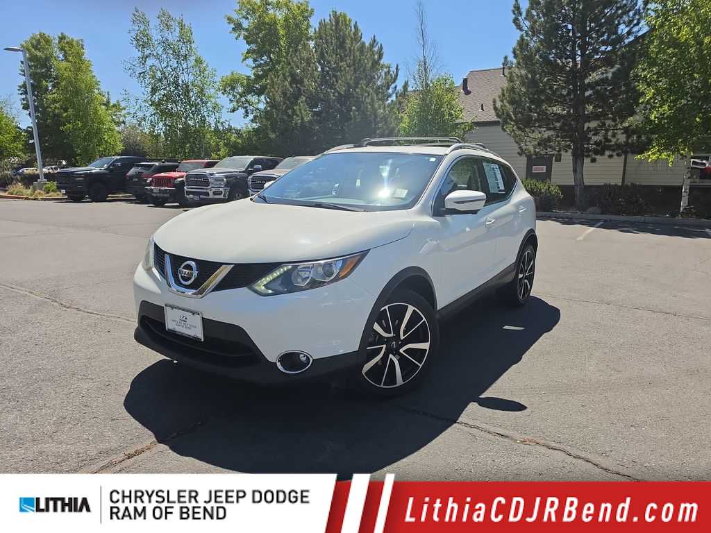 2017 Nissan Rogue Sport SL AWD's photo