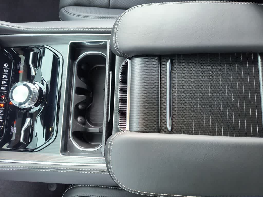 Thumbnail: 2026 Jeep Grand Wagoneer - 21