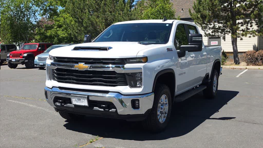 Thumbnail: 2024 Chevrolet Silverado 2500 - 4