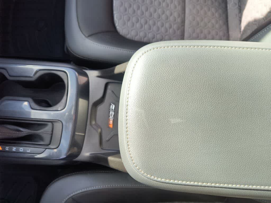 Thumbnail: 2022 Chevrolet Colorado - 20