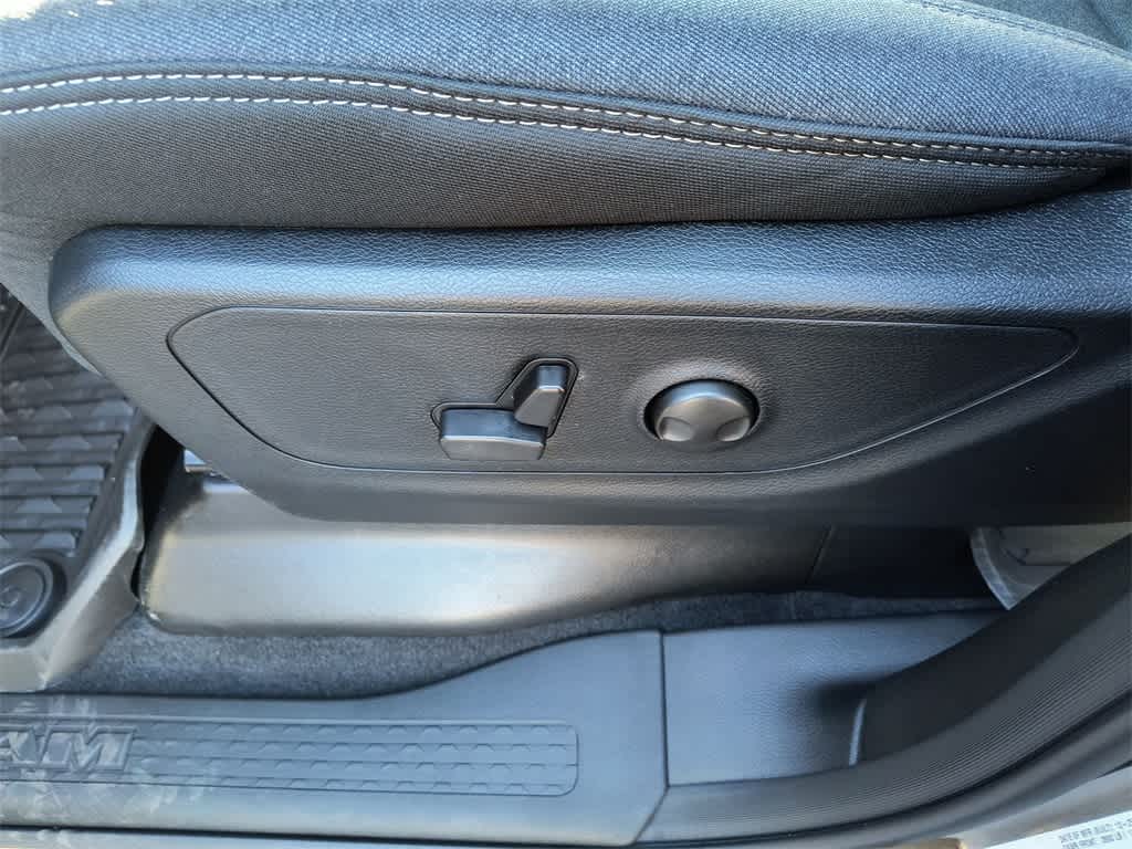 Thumbnail: 2026 RAM 1500 - 12