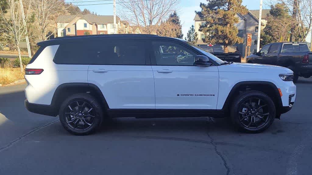 Thumbnail: 2025 Jeep Grand Cherokee L - 2