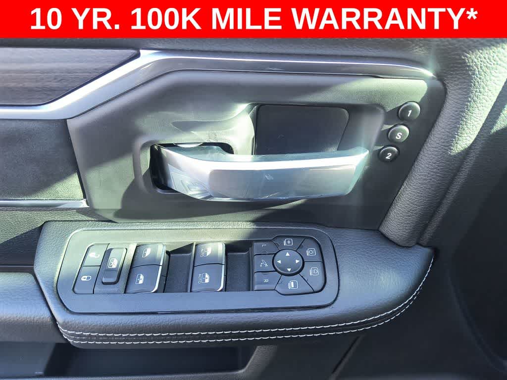 2026 RAM 3500 Laramie - Photo 13