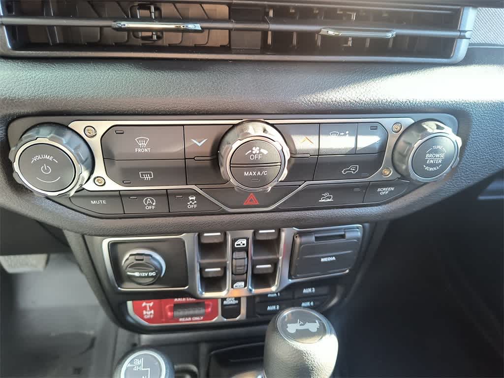 Thumbnail: 2026 Jeep Wrangler - 18