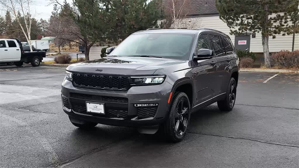 Thumbnail: 2025 Jeep Grand Cherokee - 4