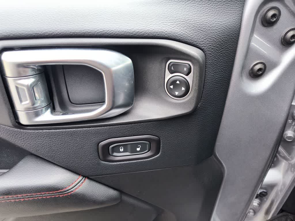 Thumbnail: 2018 Jeep Wrangler - 13