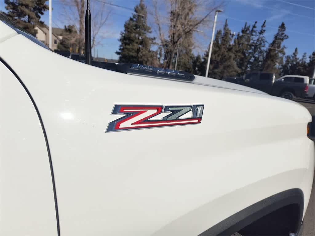 Thumbnail: 2024 Chevrolet Silverado 3500 - 25