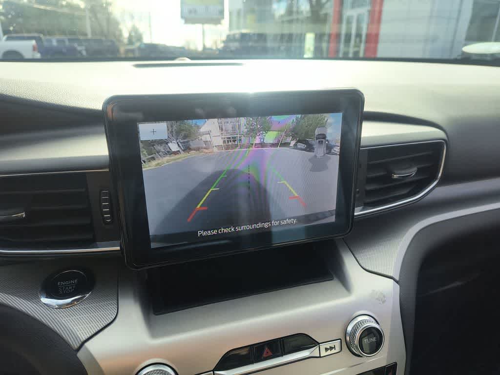 Thumbnail: 2022 Ford Explorer - 17