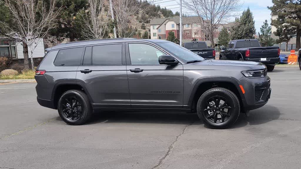 Thumbnail: 2026 Jeep Grand Cherokee L - 2