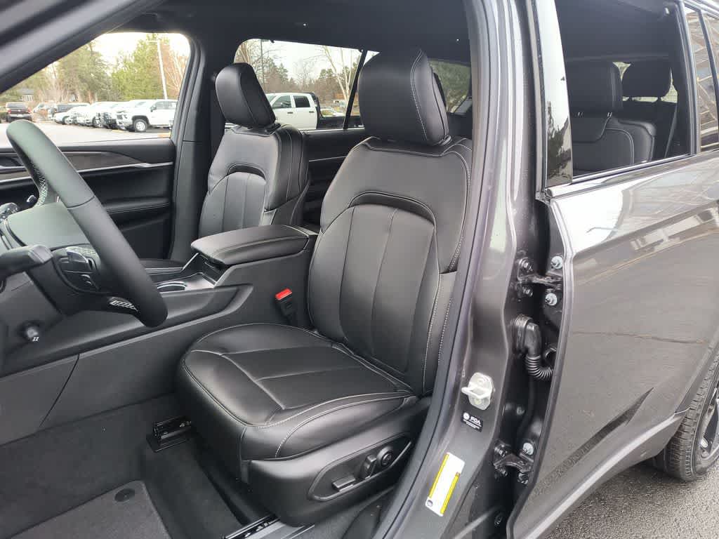 Thumbnail: 2025 Jeep Grand Cherokee L - 11