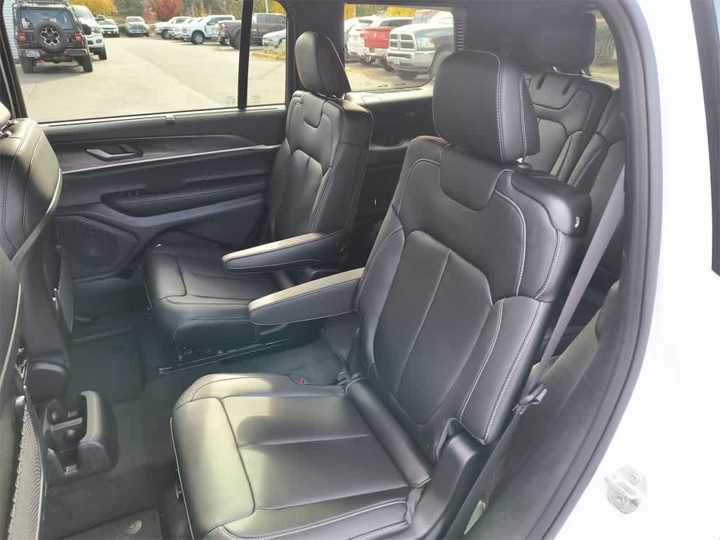 Thumbnail: 2025 Jeep Grand Cherokee - 23