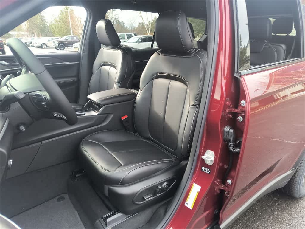 Thumbnail: 2025 Jeep Grand Cherokee - 11