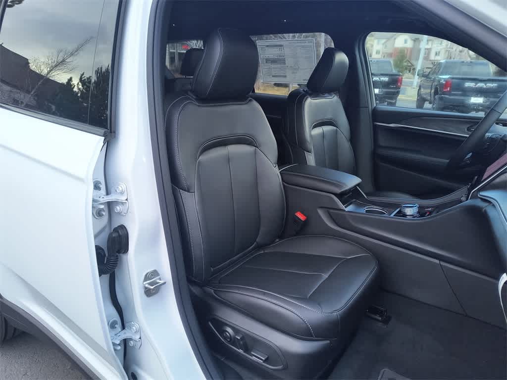 Thumbnail: 2025 Jeep Grand Cherokee - 26