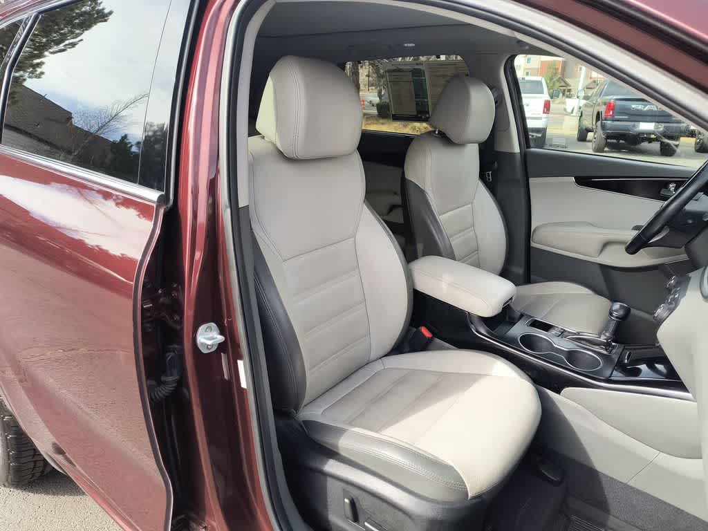 Thumbnail: 2017 Kia Sorento - 26