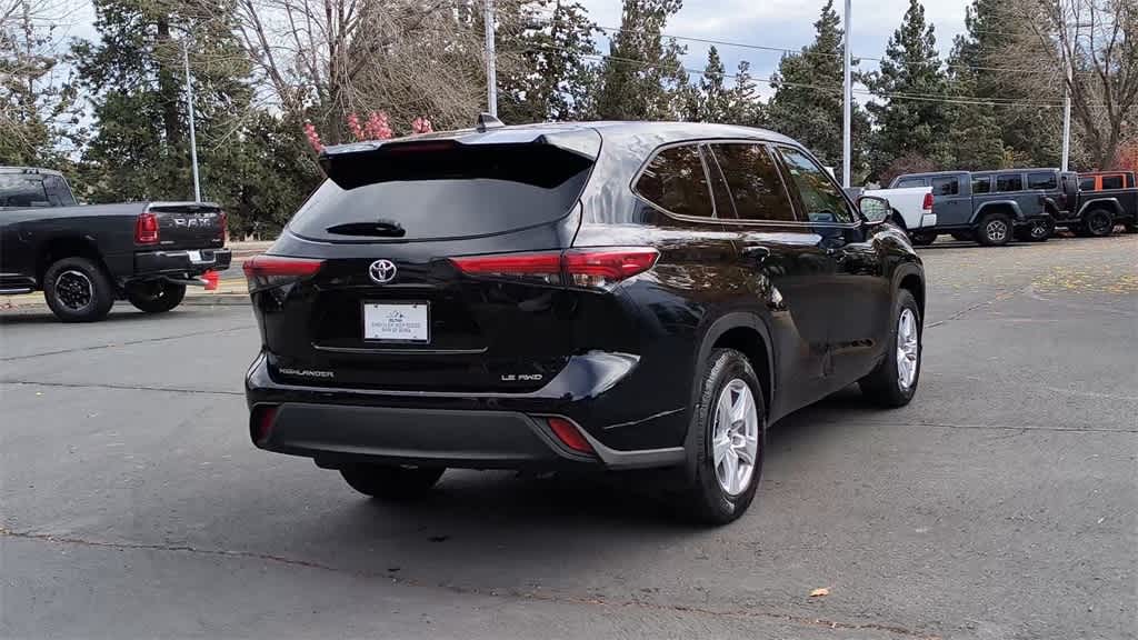 Thumbnail: 2022 Toyota Highlander - 8