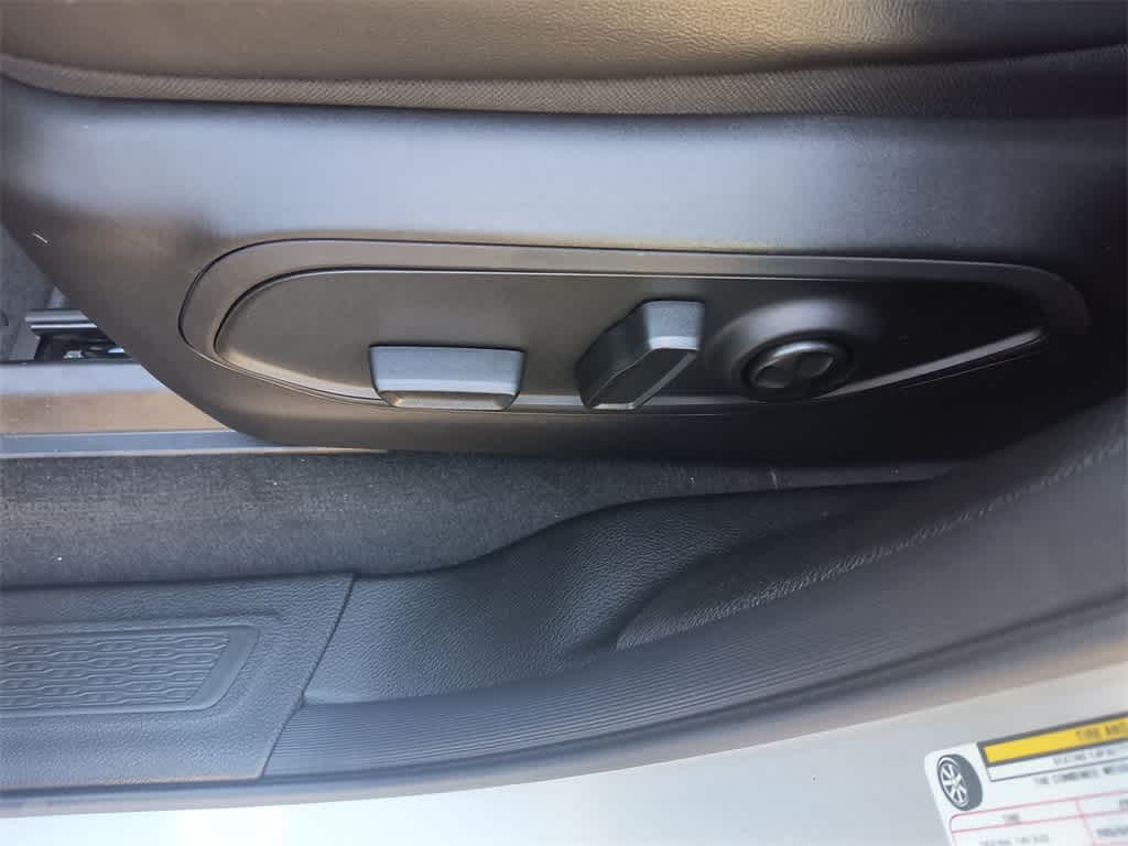 Thumbnail: 2025 Jeep Grand Cherokee L - 12