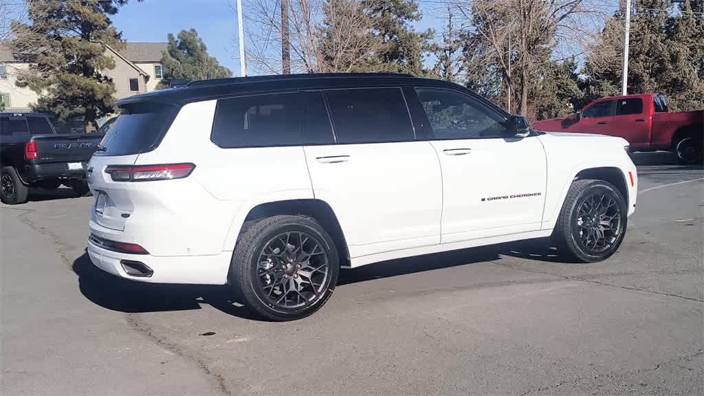 Thumbnail: 2025 Jeep Grand Cherokee - 9