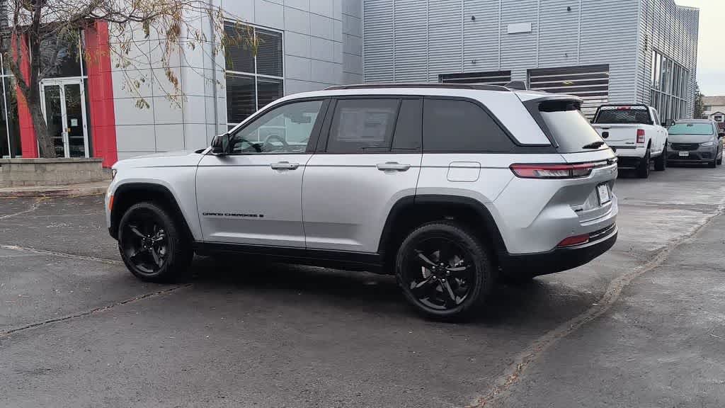 Thumbnail: 2025 Jeep Grand Cherokee - 6