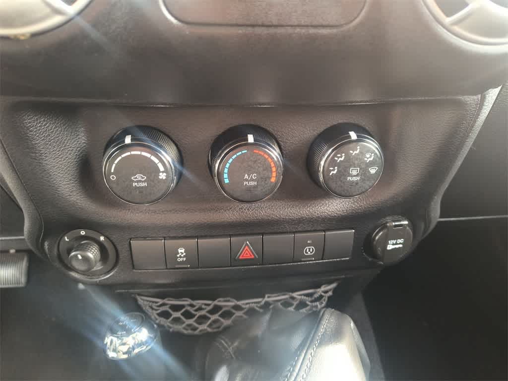 Thumbnail: 2013 Jeep Wrangler - 17