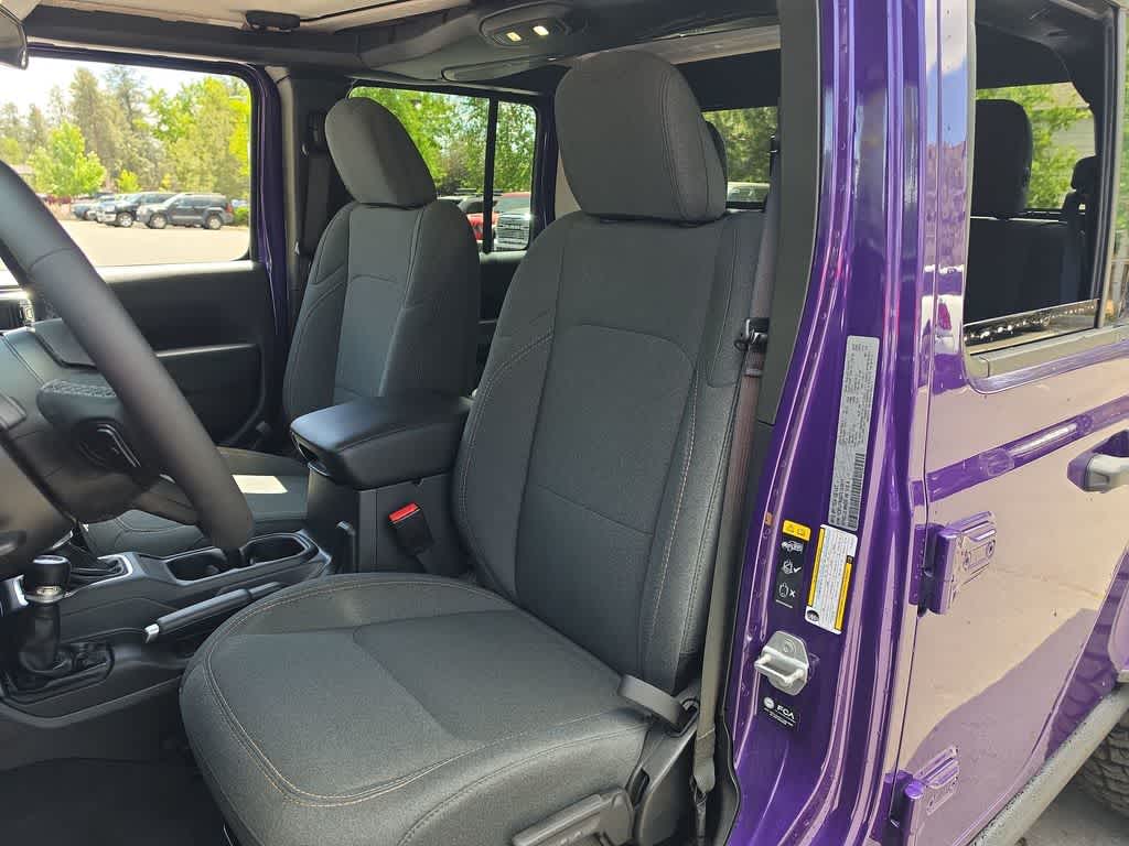 Thumbnail: 2026 Jeep Gladiator - 11