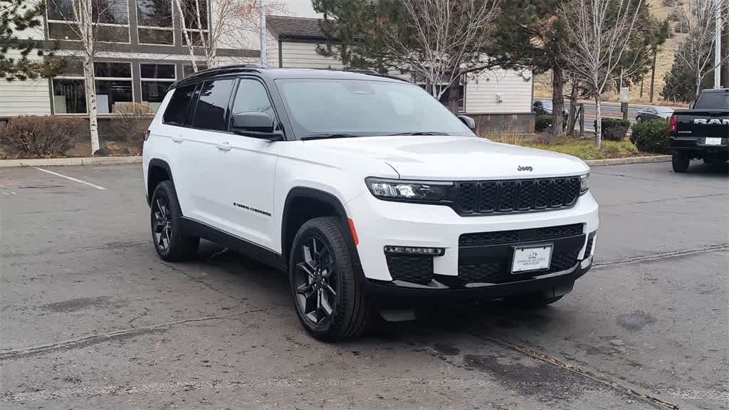 Thumbnail: 2025 Jeep Grand Cherokee - 3