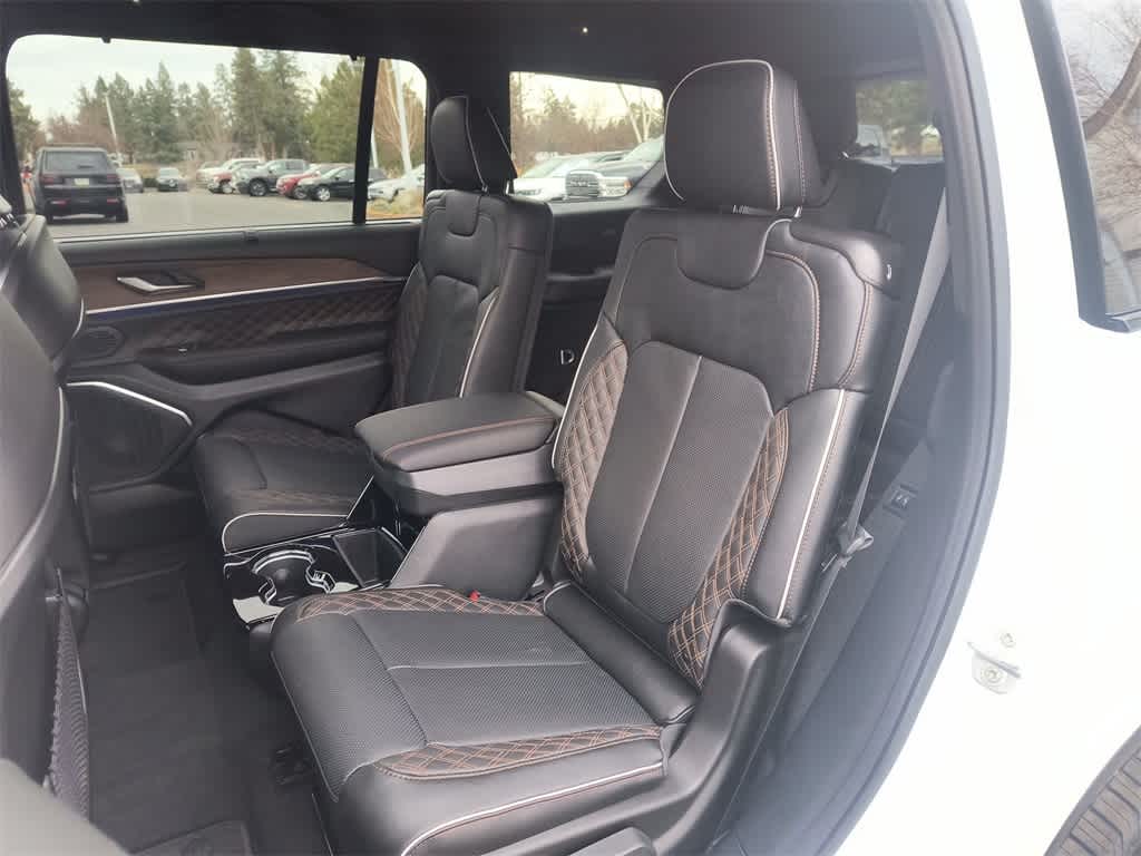 Thumbnail: 2025 Jeep Grand Cherokee L - 23