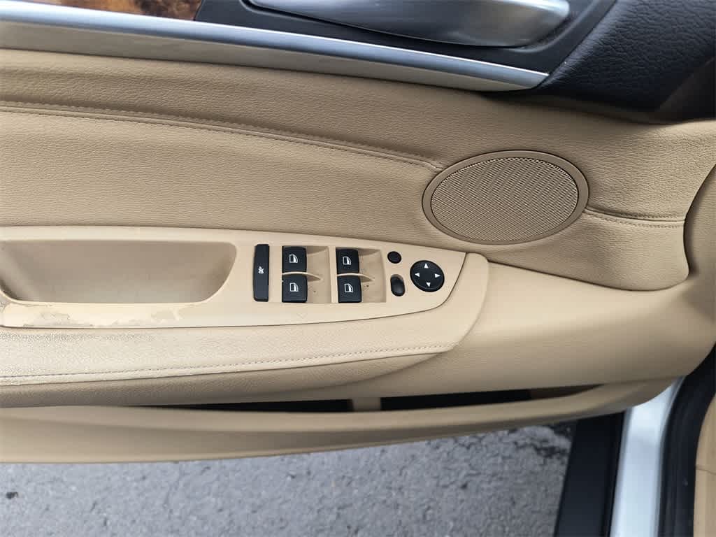 Thumbnail: 2010 BMW X5 - 13