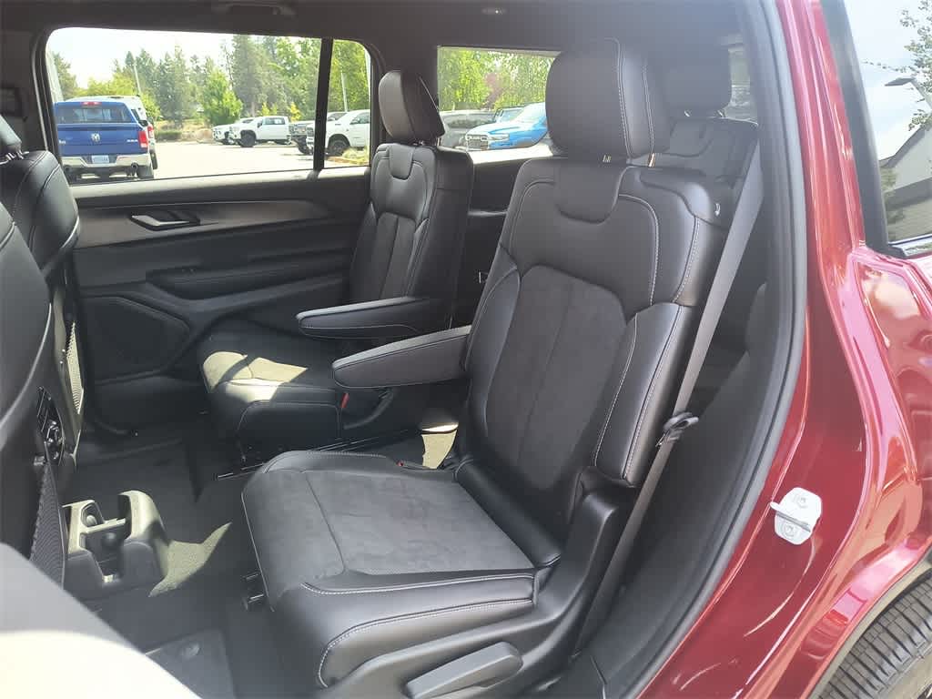 Thumbnail: 2025 Jeep Grand Cherokee - 21