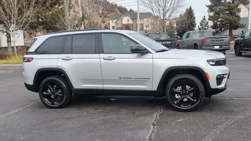 Thumbnail: 2025 Jeep Grand Cherokee - 2