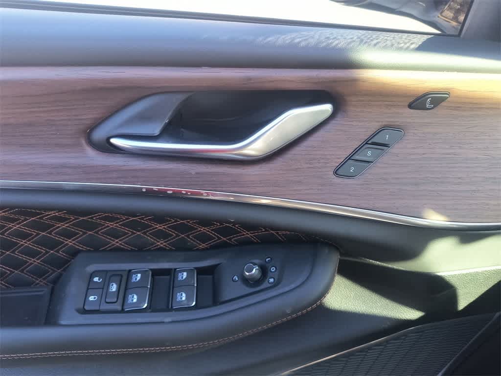 Thumbnail: 2025 Jeep Grand Cherokee - 13