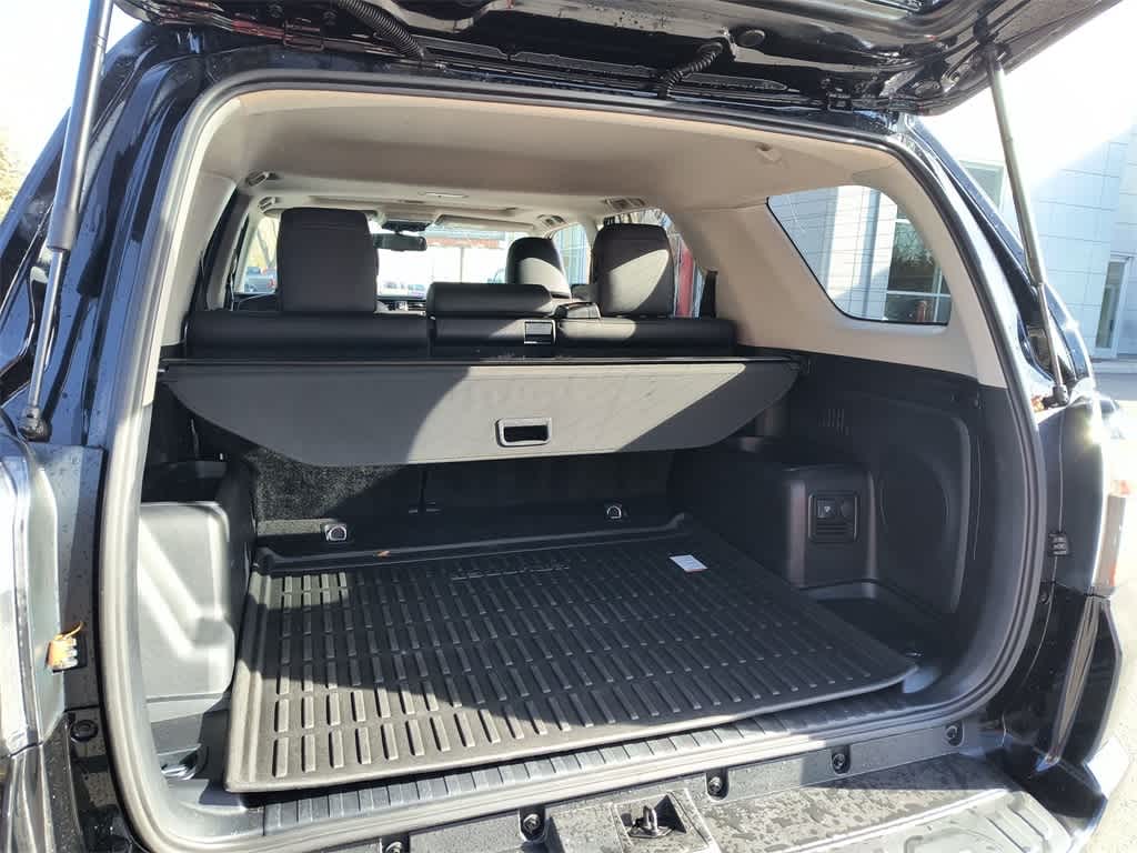 Thumbnail: 2019 Toyota 4Runner - 24