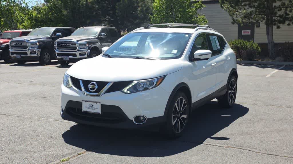 Thumbnail: 2017 Nissan Rogue Sport - 4
